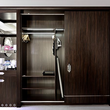 ホテル クラウン プラザ ブルサ コンベンション センター ＆ サーマル スパ エクステリア 写真 Sliding wardrobe doors