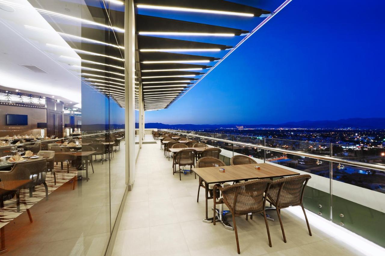 ホテル クラウン プラザ ブルサ コンベンション センター ＆ サーマル スパ エクステリア 写真 The 360° Sky Lounge
