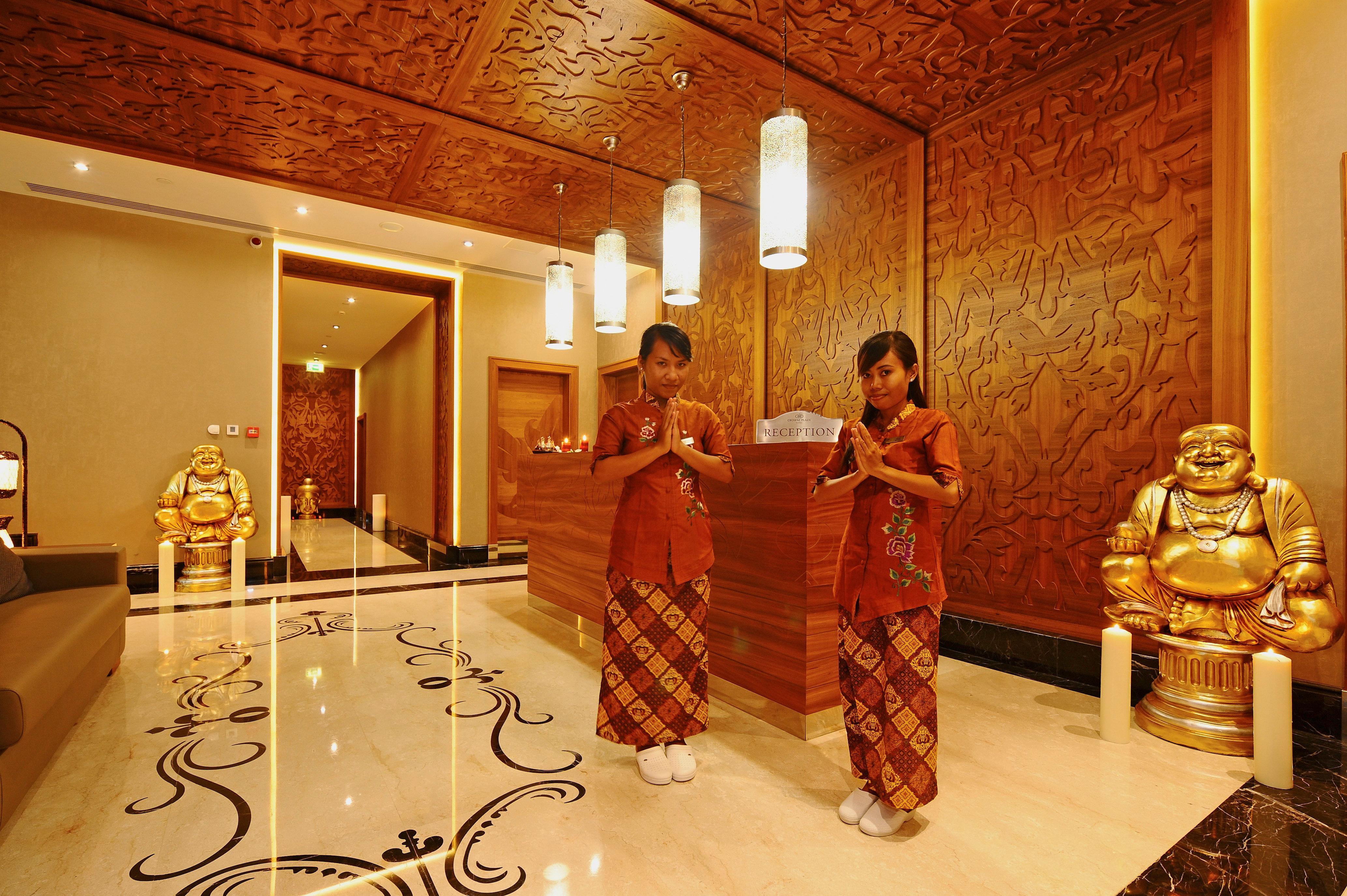 ホテル クラウン プラザ ブルサ コンベンション センター ＆ サーマル スパ エクステリア 写真 The lobby of the hotel