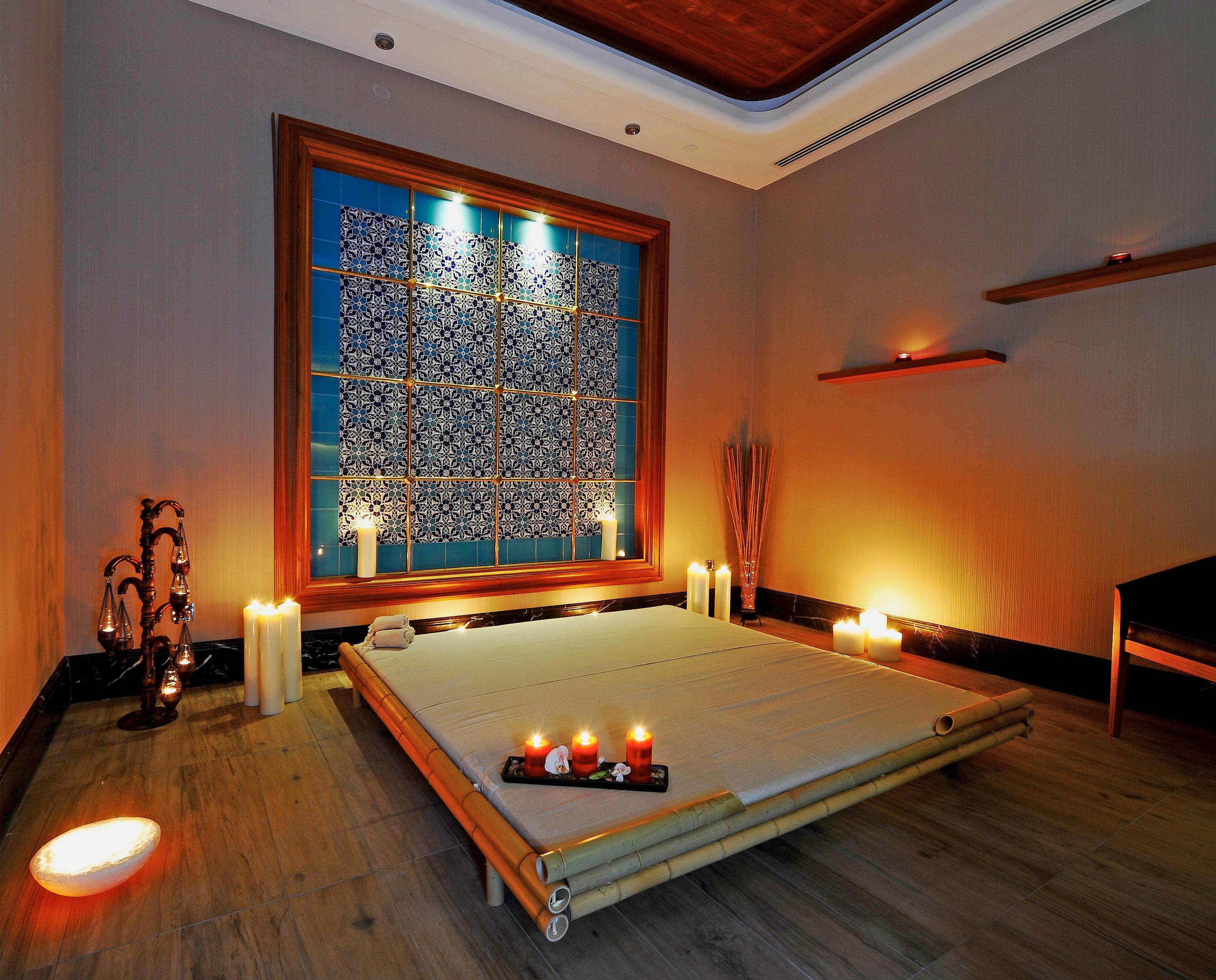 ホテル クラウン プラザ ブルサ コンベンション センター ＆ サーマル スパ エクステリア 写真 A massage room at a spa