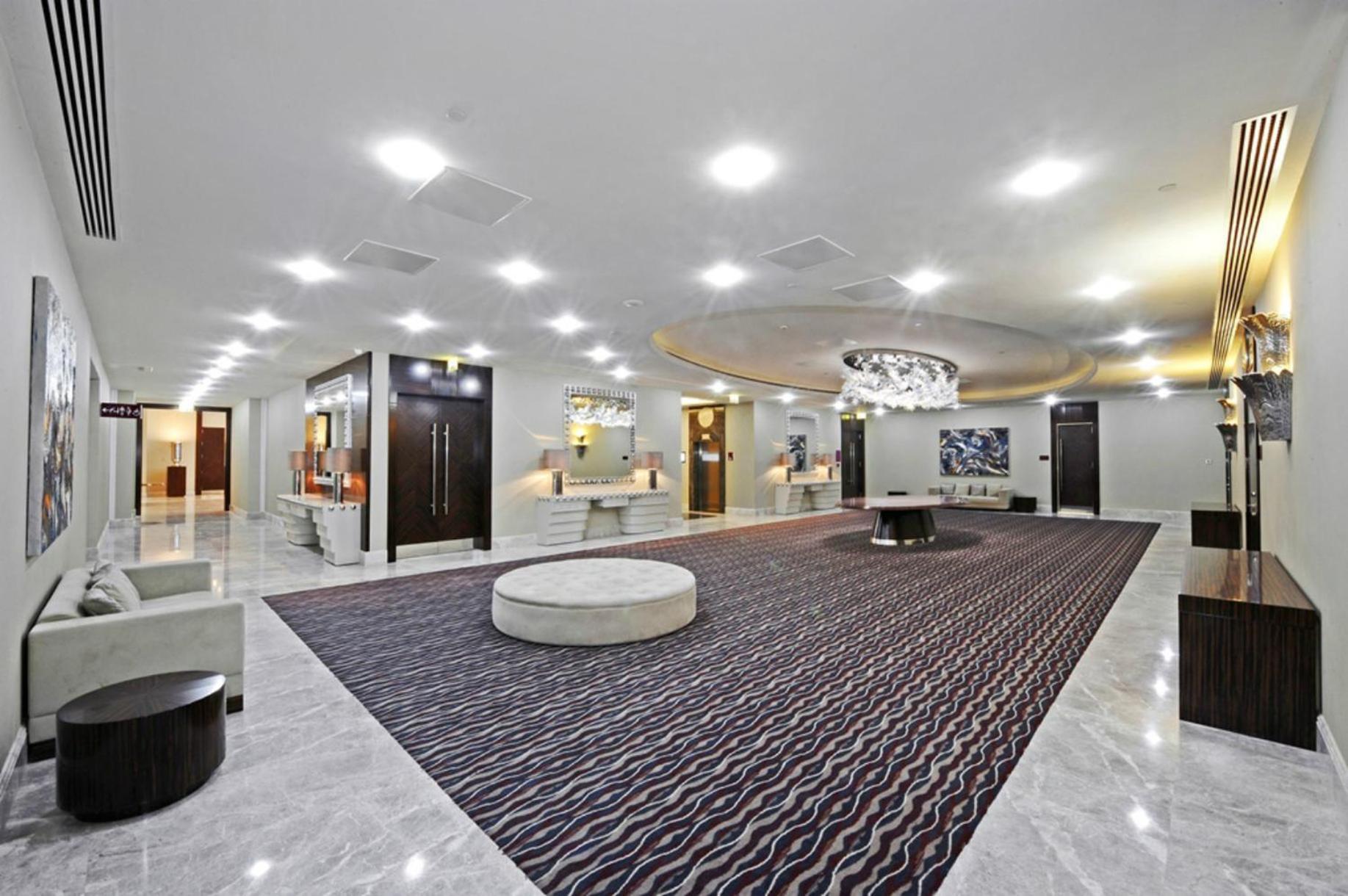 ホテル クラウン プラザ ブルサ コンベンション センター ＆ サーマル スパ エクステリア 写真 The lobby of the hotel